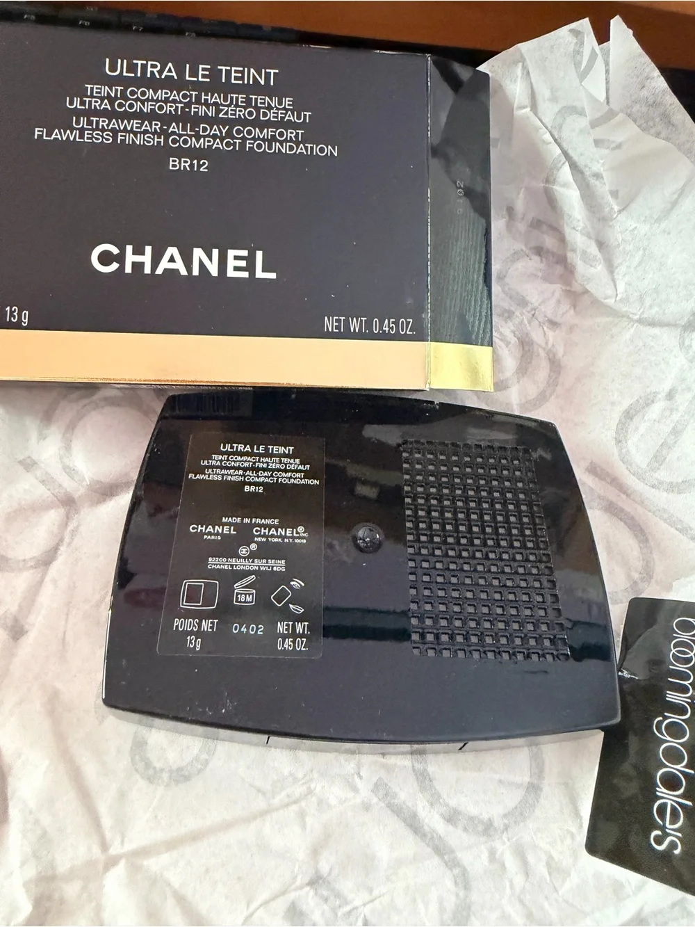 CHANEL Compact Press-On Makeup foundation in Light Beige BR12